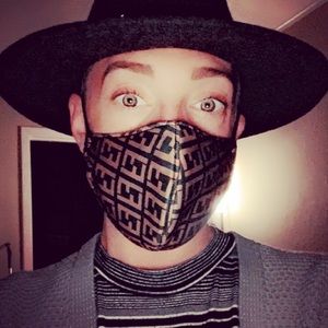 Meet your Posher, Zach